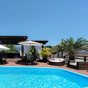 Inn Natribus Rosa